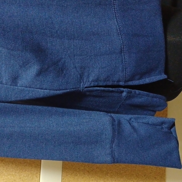 AVIA LONG SLEEVE SOFT TEE SIZE XL (16-18) IN A BEAUTIFUL SOFT BLUE - Picture 2 of 8